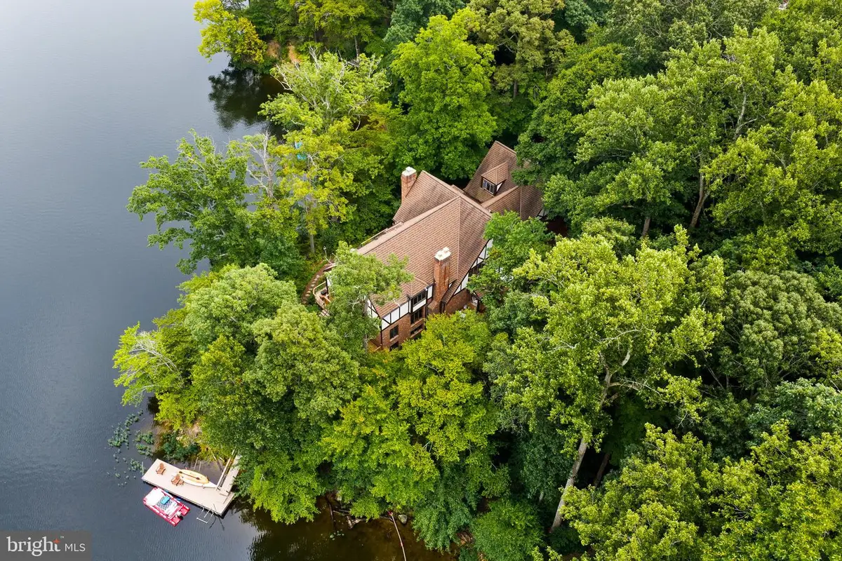 2490 Tree House Dr, Woodbridge, VA 22192 - #1
