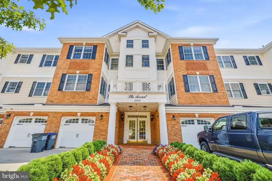 15241 Royal Crest Dr #202, Haymarket, VA 20169 - #2