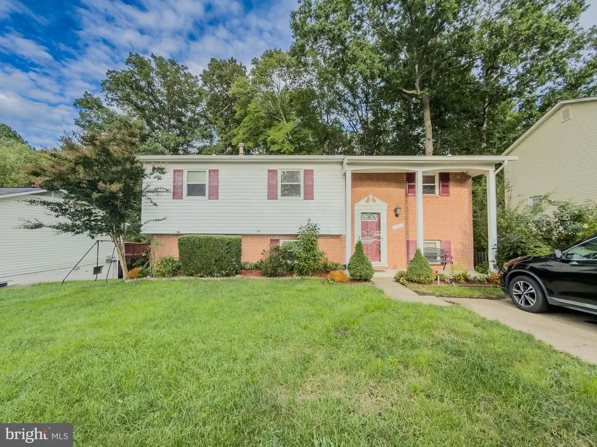 12617 Valleywood Dr, Woodbridge, VA 22192 - #1