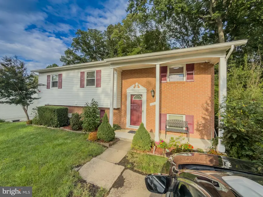 12617 Valleywood Dr, Woodbridge, VA 22192 - #2
