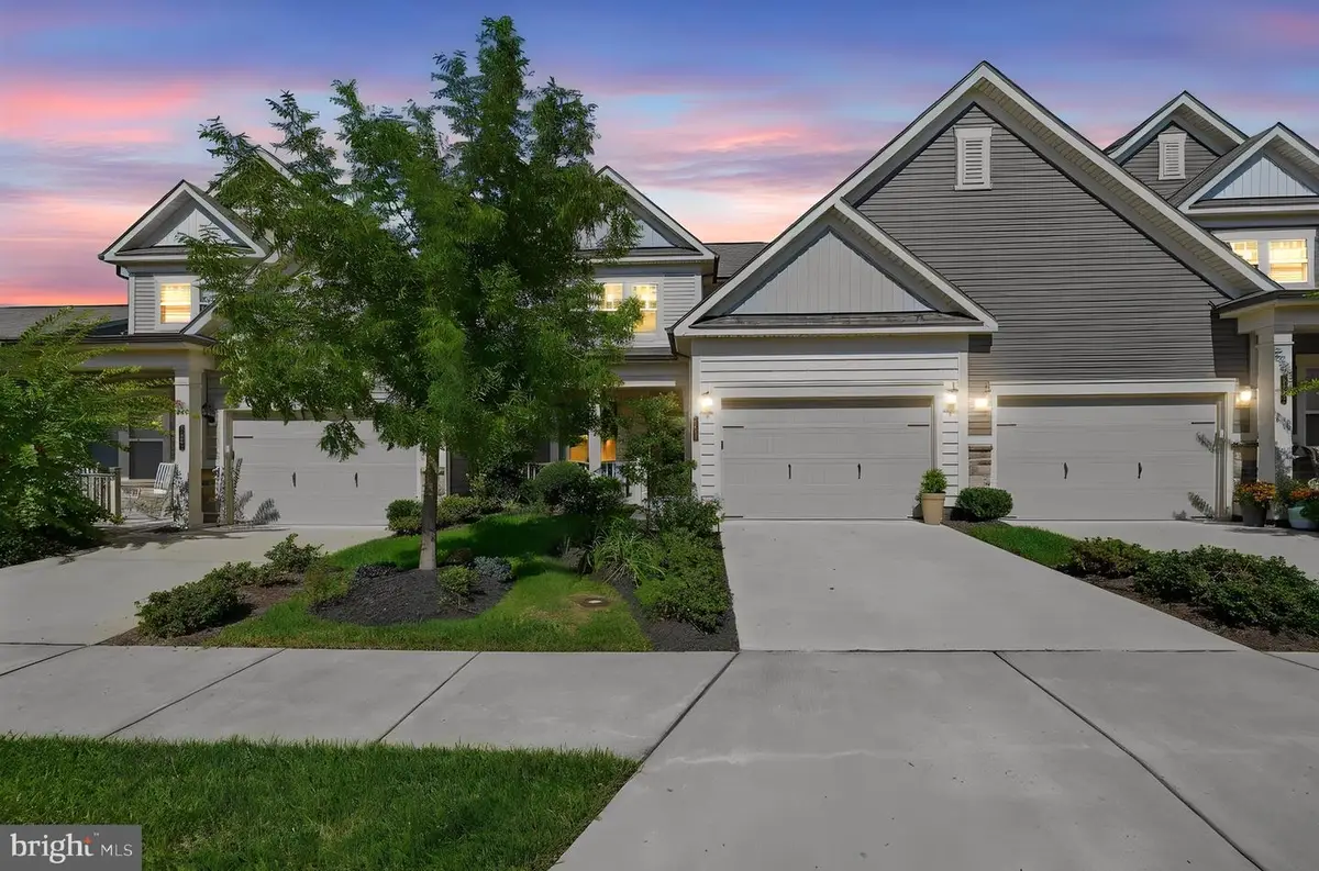 6301 Virginia Bluebell Ln, Haymarket, VA 20169 - #1