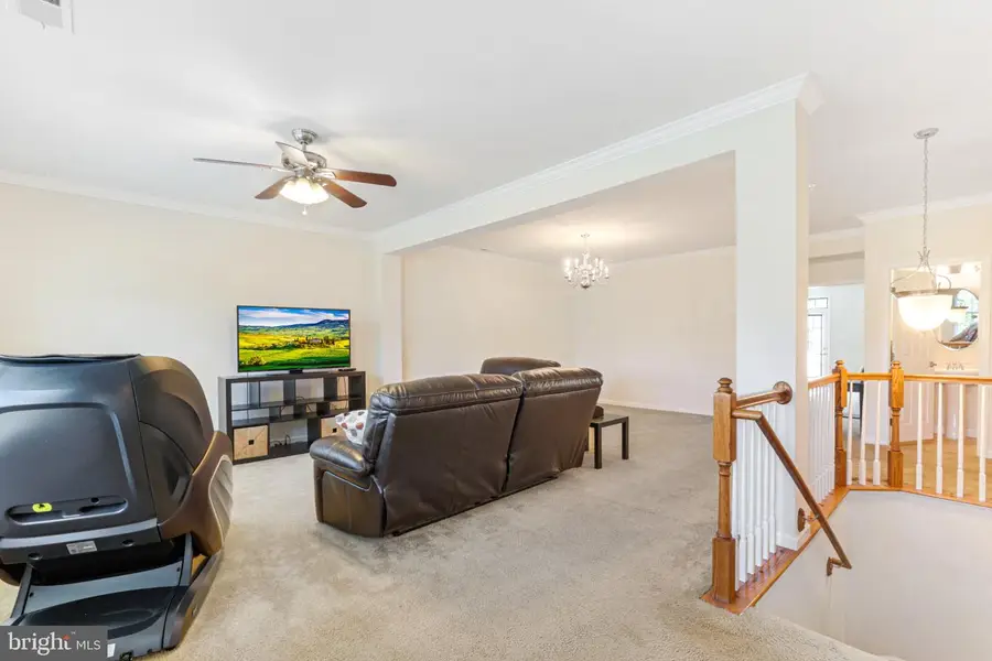 15081 Leicestershire St, Woodbridge, VA 22191 - #3