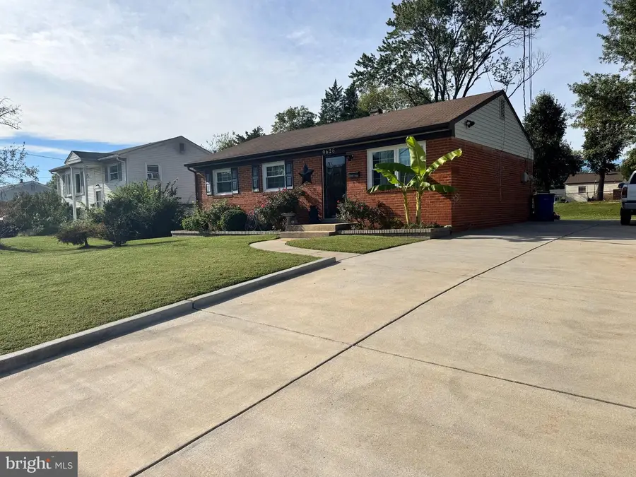 9626 Norfolk St, Manassas, VA 20109 - #2