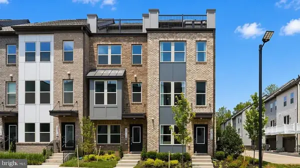 3758 District Dr, WOODBRIDGE, VA 22193