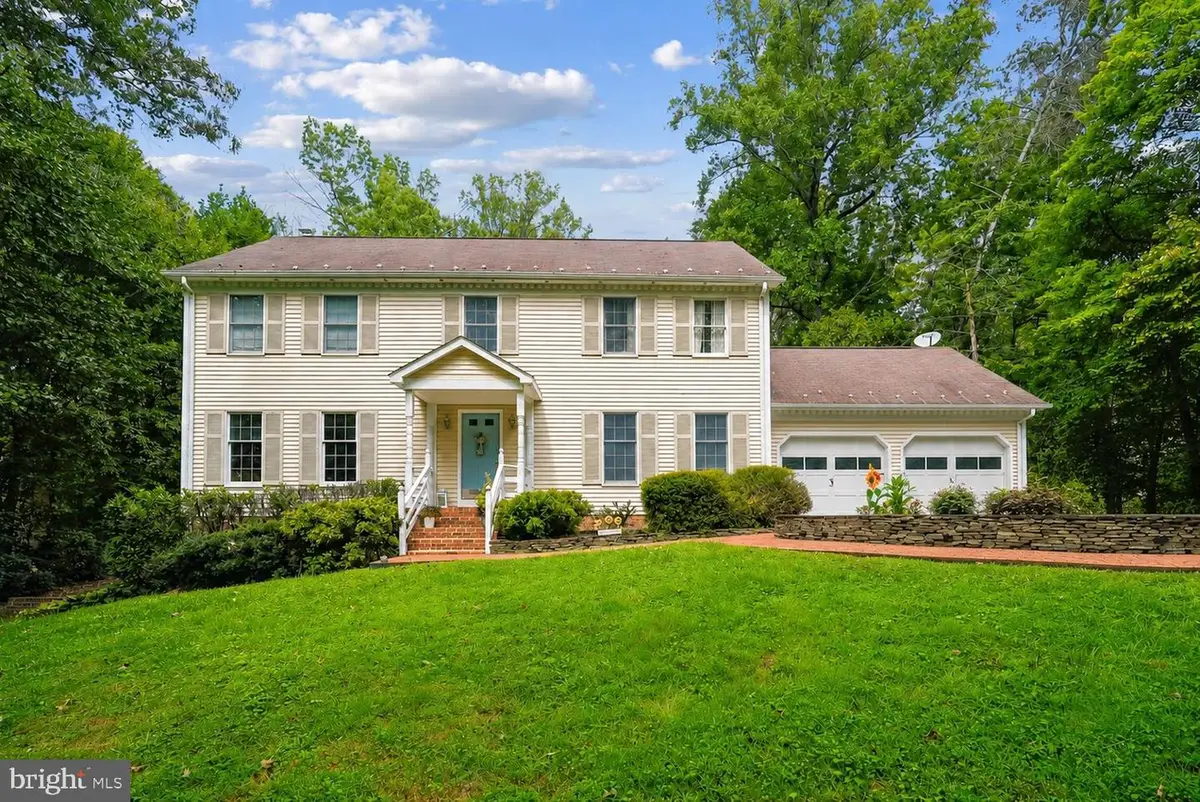 8212 Honeysuckle Rd, Manassas, VA 20112 - #1