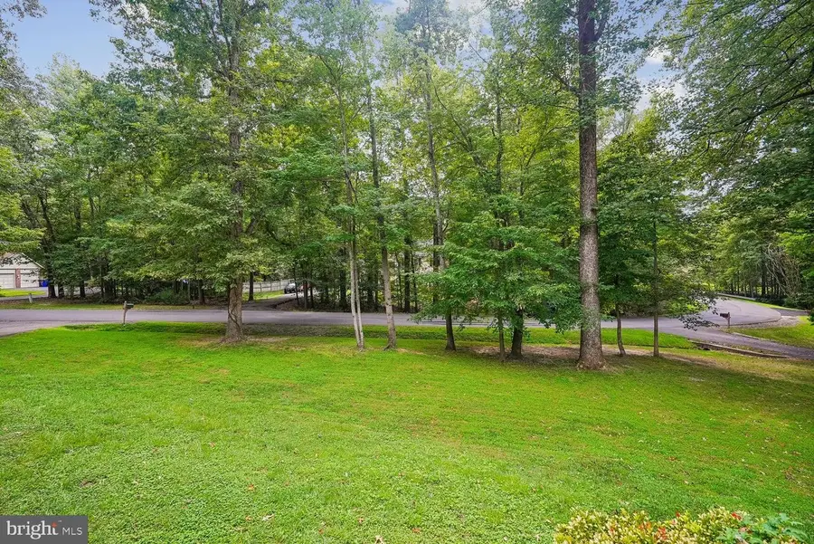 8212 Honeysuckle Rd, Manassas, VA 20112 - #2