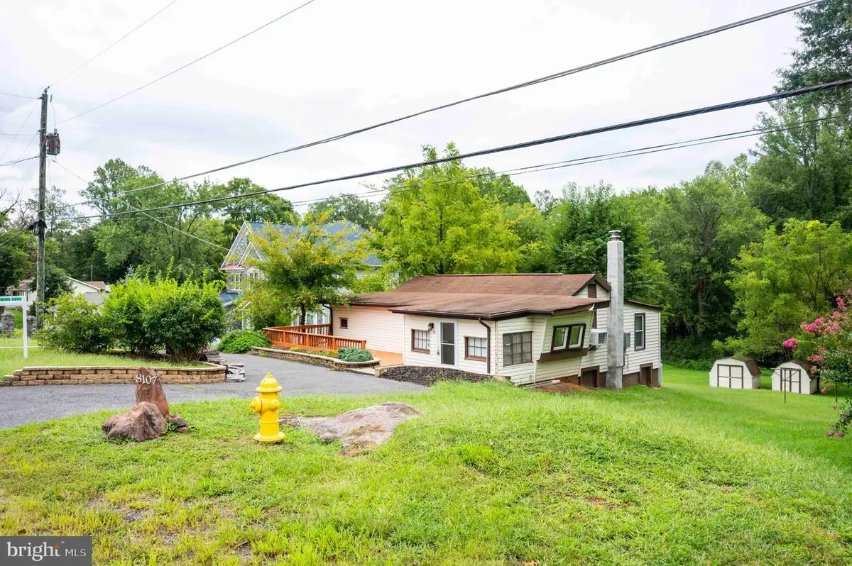 8107 Maplewood Dr, Manassas, VA 20111 - #1