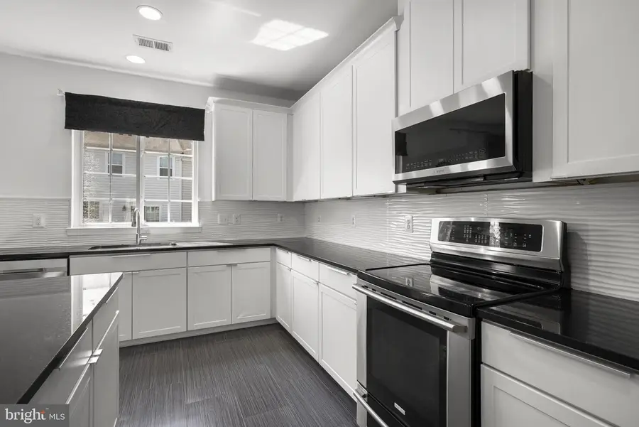 14760 Mason Creek Cir, Woodbridge, VA 22191 - #2