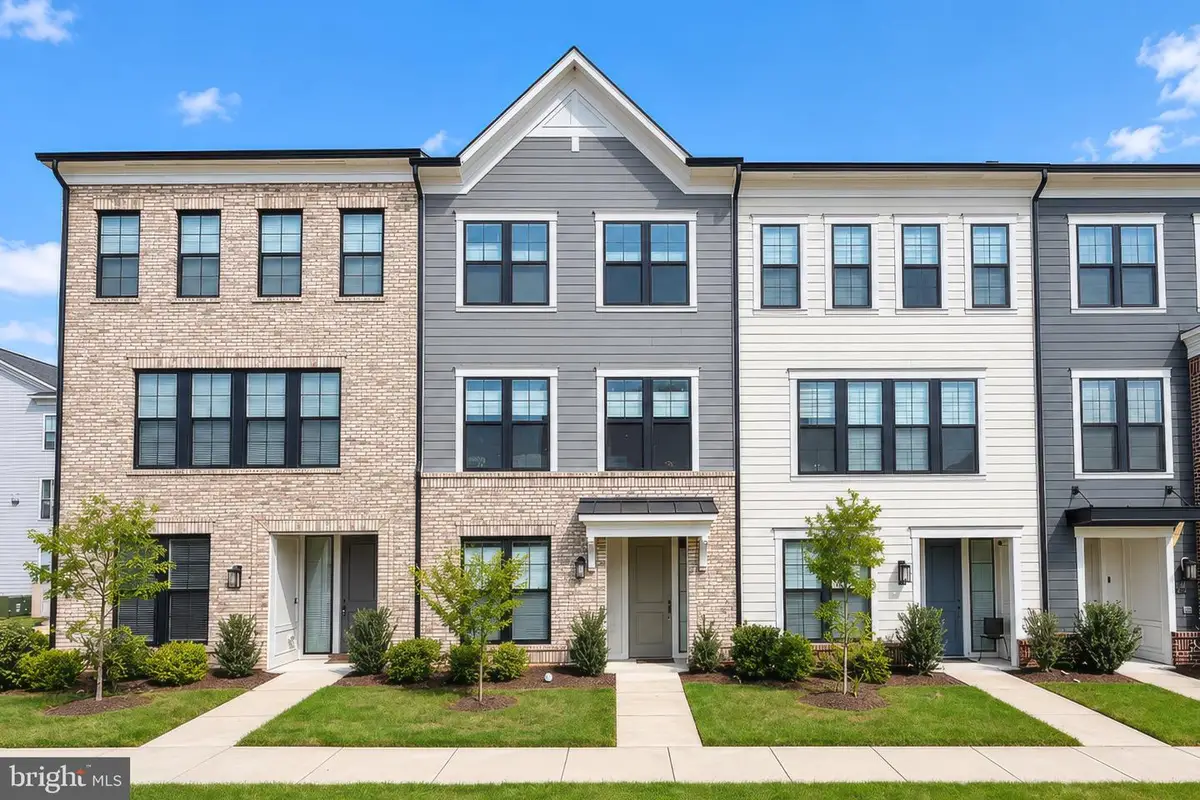 13827 Estuary Pl, Woodbridge, VA 22191 - #1