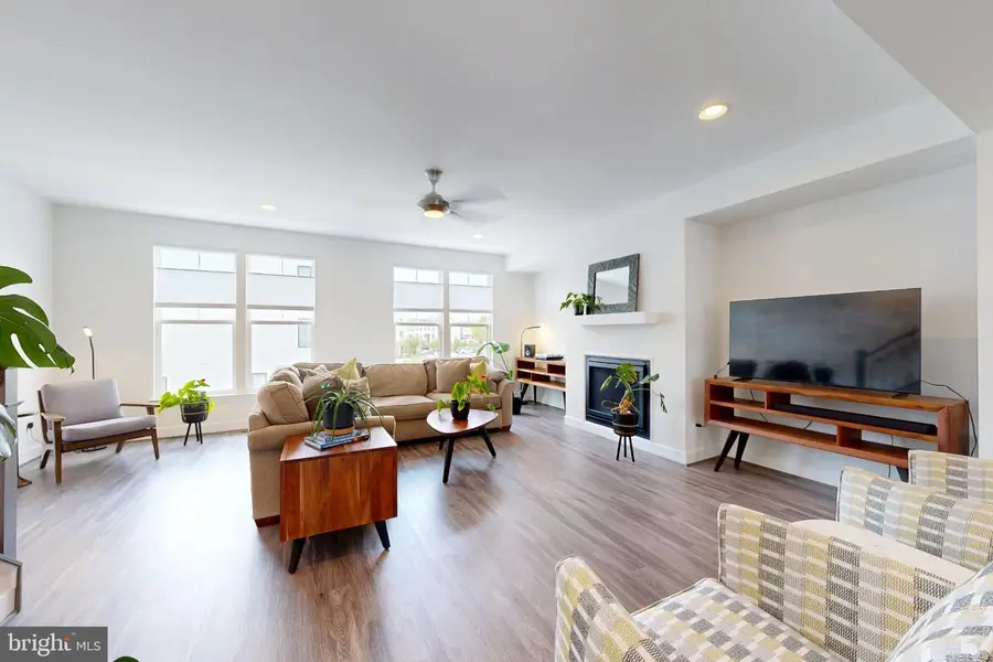 13827 Estuary Pl, Woodbridge, VA 22191 - #3