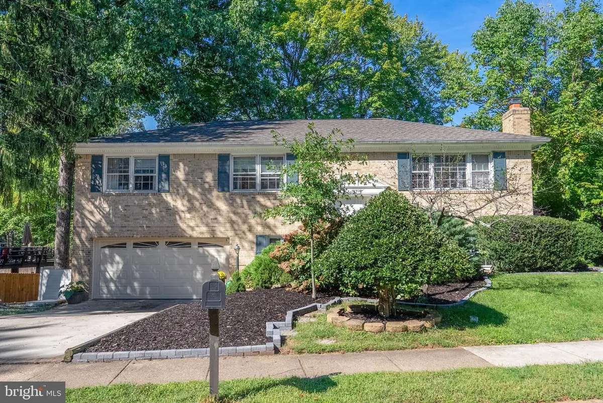 15904 Fairway Dr, Dumfries, VA 22025 - #1