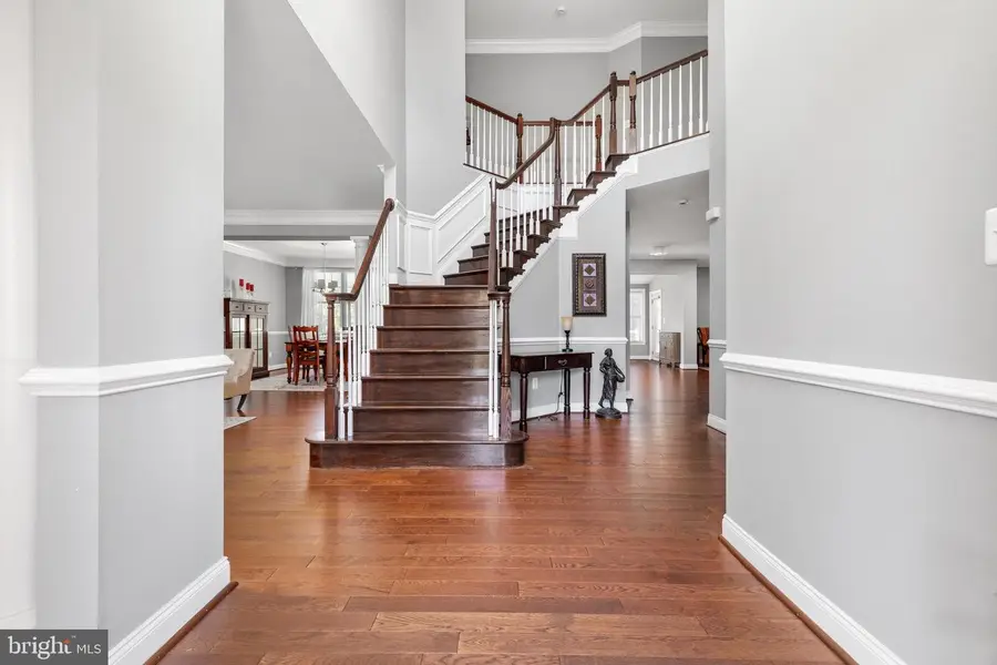5813 Waterloo Bridge Cir, Haymarket, VA 20169 - #2