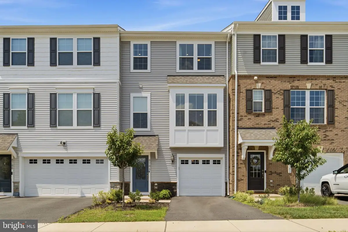 8784 Kensington Church St, Manassas, VA 20112 - #1