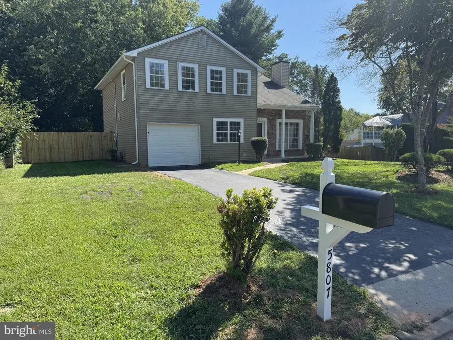 5807 Portland Dr, Woodbridge, VA 22193 - #2