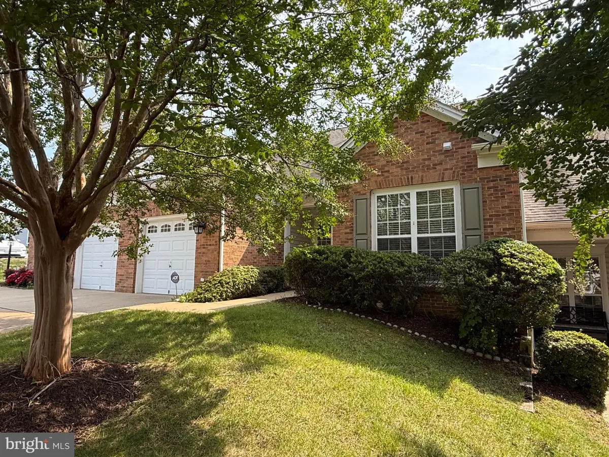12246 Seaford Ct, Woodbridge, VA 22192 - #1