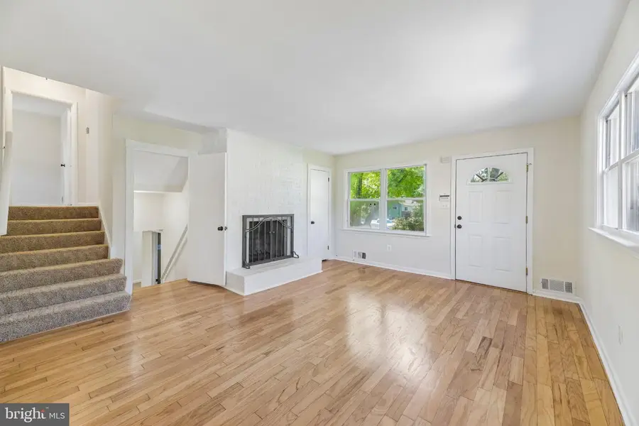 13401 Baxter St, Woodbridge, VA 22191 - #2