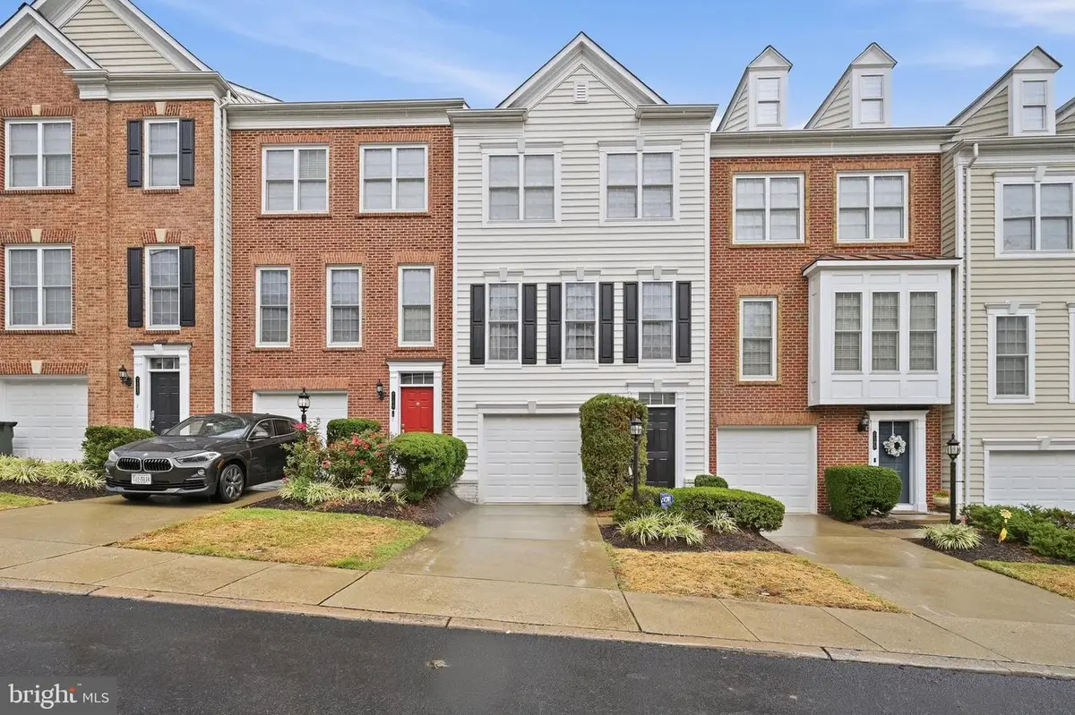 2161 Oberlin Dr, Woodbridge, VA 22191 - #1