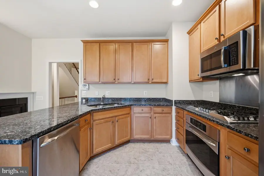 2161 Oberlin Dr, Woodbridge, VA 22191 - #2