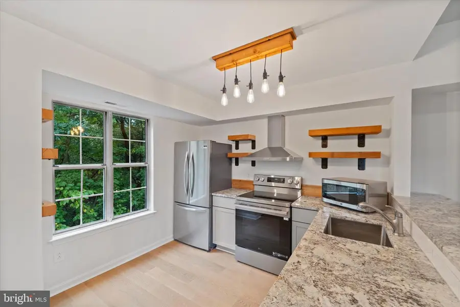 14044 Erie Ct, Gainesville, VA 20155 - #2