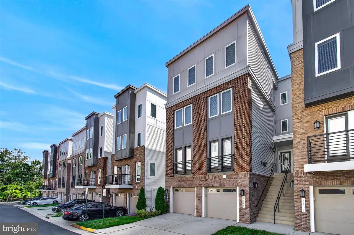 1368 Rail Stop Dr, Woodbridge, VA 22191 - #1