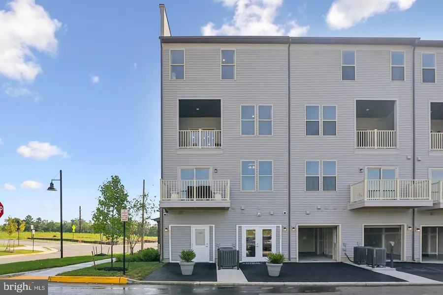8568 Lovelace St, Manassas, VA 20109 - #3