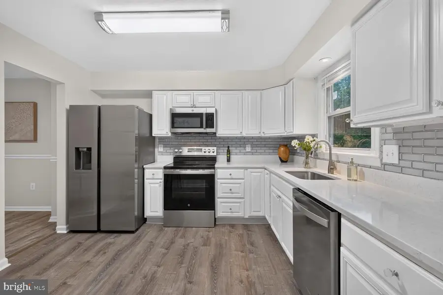 4610 Charlton Ct, Woodbridge, VA 22193 - #3