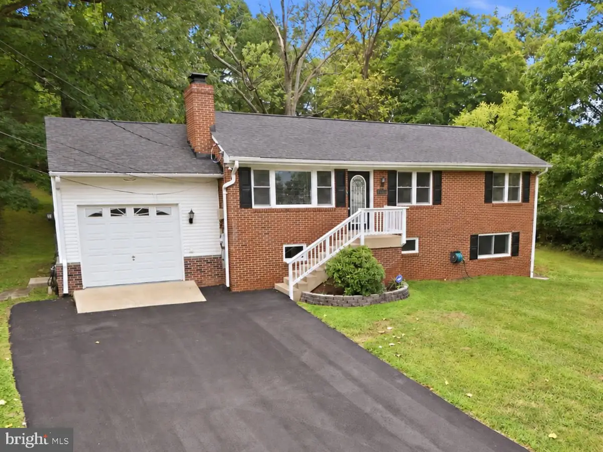 8411 Leland Rd, Manassas, VA 20111 - #1