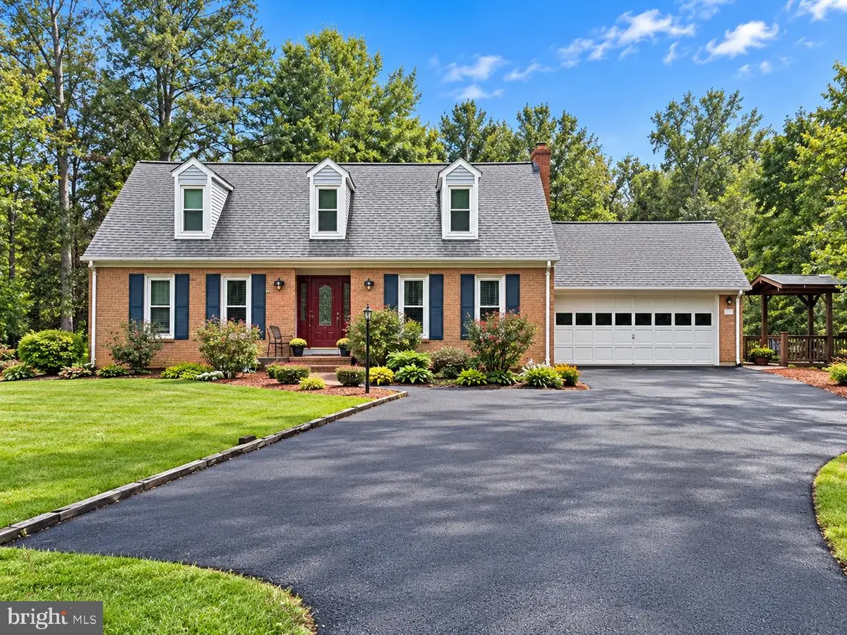 8114 Hillcrest Dr, Manassas, VA 20111 - #1