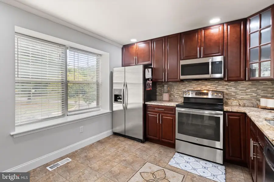 14932 Hyatt Pl, Woodbridge, VA 22191 - #2