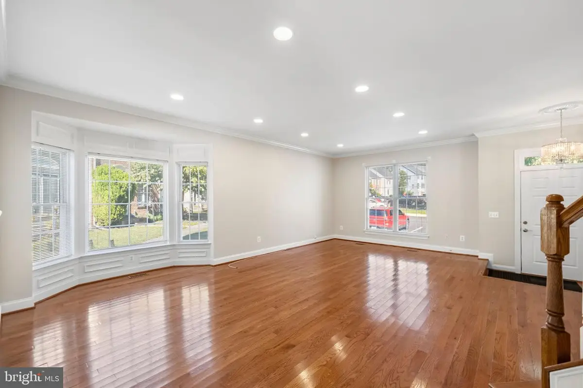 14100 Madrigal Dr, Woodbridge, VA 22193 - #1