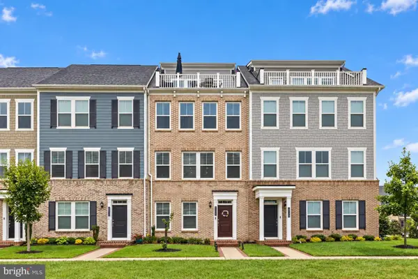 17319 Turnstone Dr, DUMFRIES, VA 22026