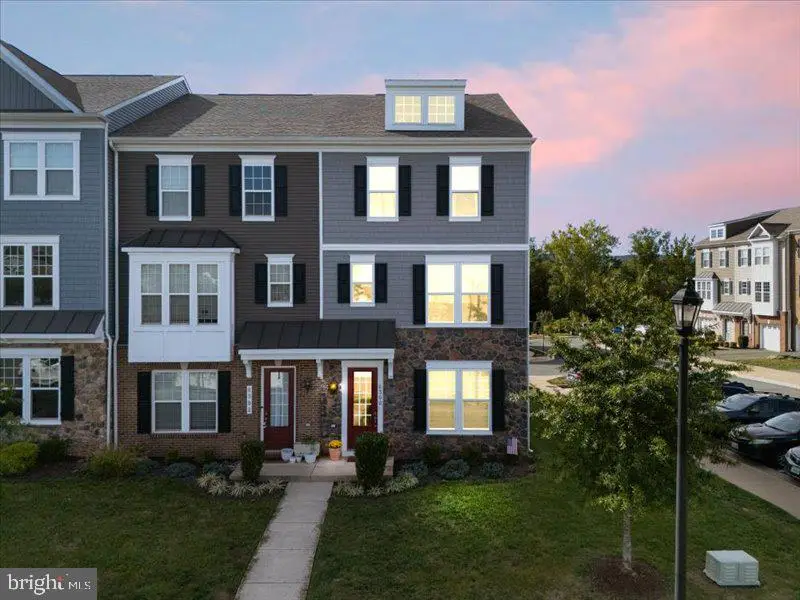 6300 Berkley Bridge Pl, Haymarket, VA 20169 - #1