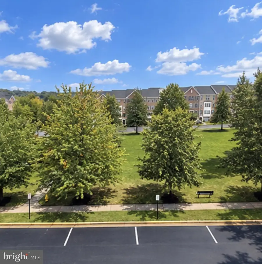 15272 Regents Park Dr #28, Woodbridge, VA 22191 - #2