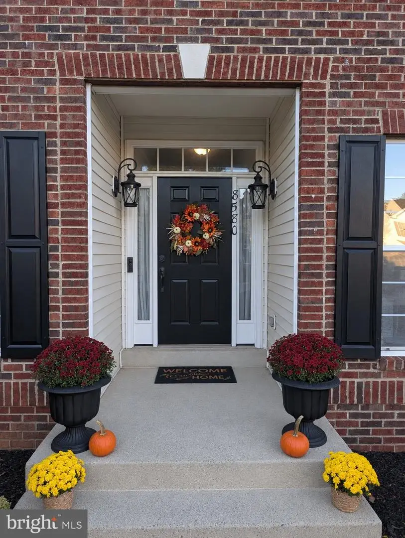 8580 Rothbury Dr, Bristow, VA 20136 - #2