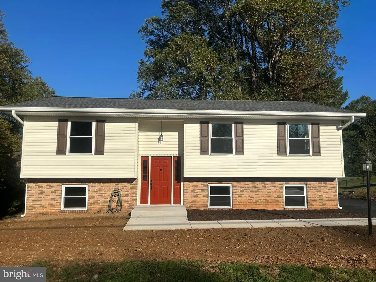11825 Cornwell Dr, Manassas, VA 20112 - #1