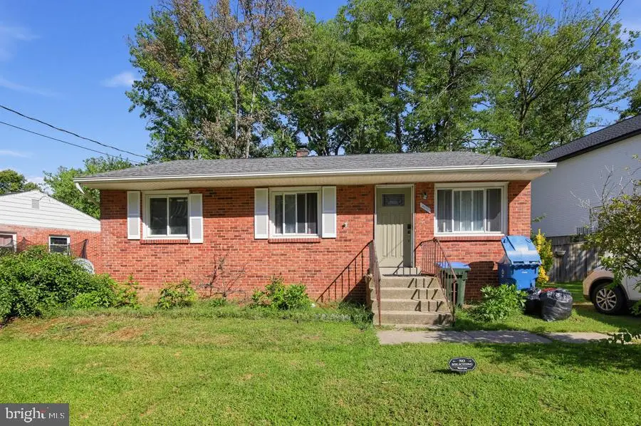 16001 Carroll Ave, Woodbridge, VA 22191 - #1