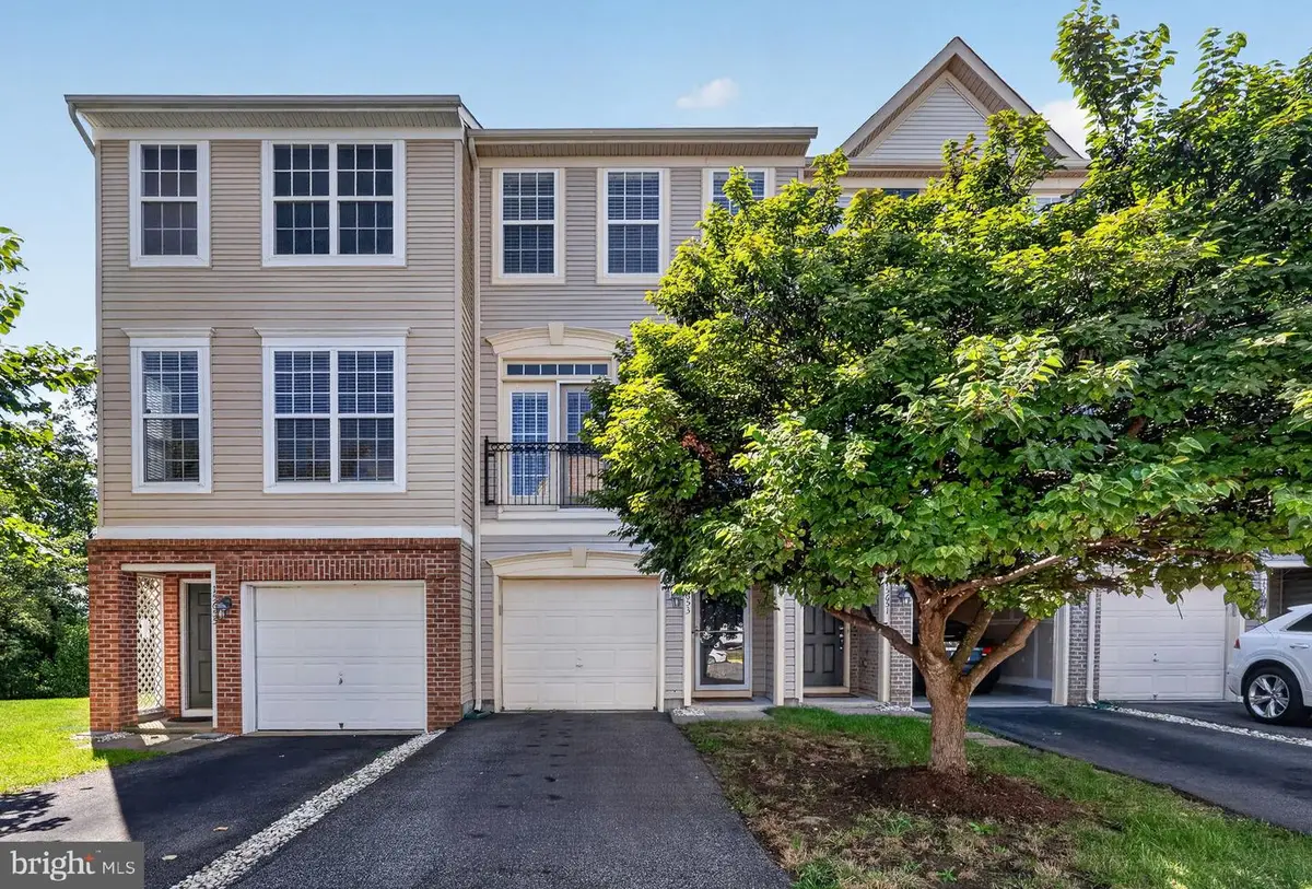 15653 John Diskin Cir, Woodbridge, VA 22191 - #1