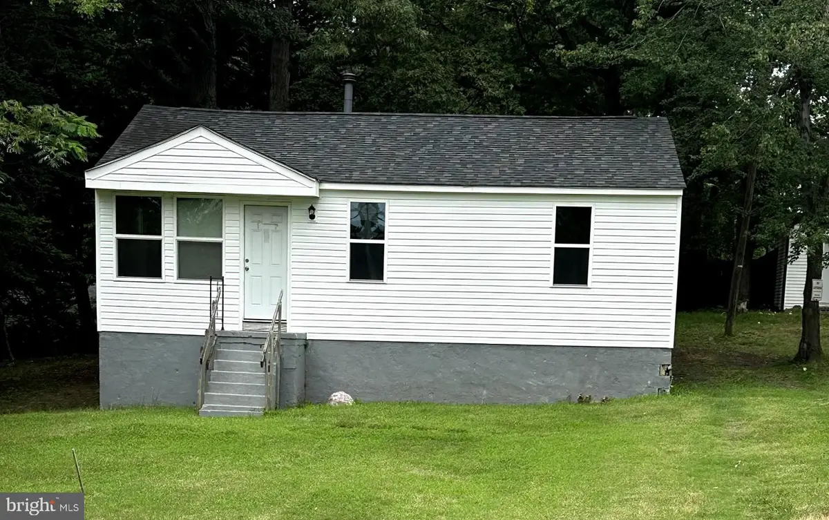 17546 Waters Ln, Dumfries, VA 22026 - #1