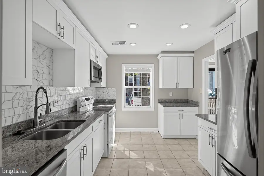 7616 Shelley Ln, Manassas, VA 20111 - #3