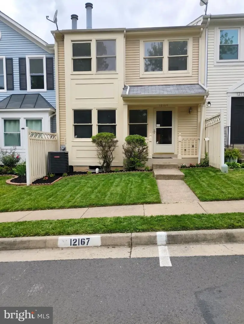 12169 Salemtown Dr, Woodbridge, VA 22192 - #1