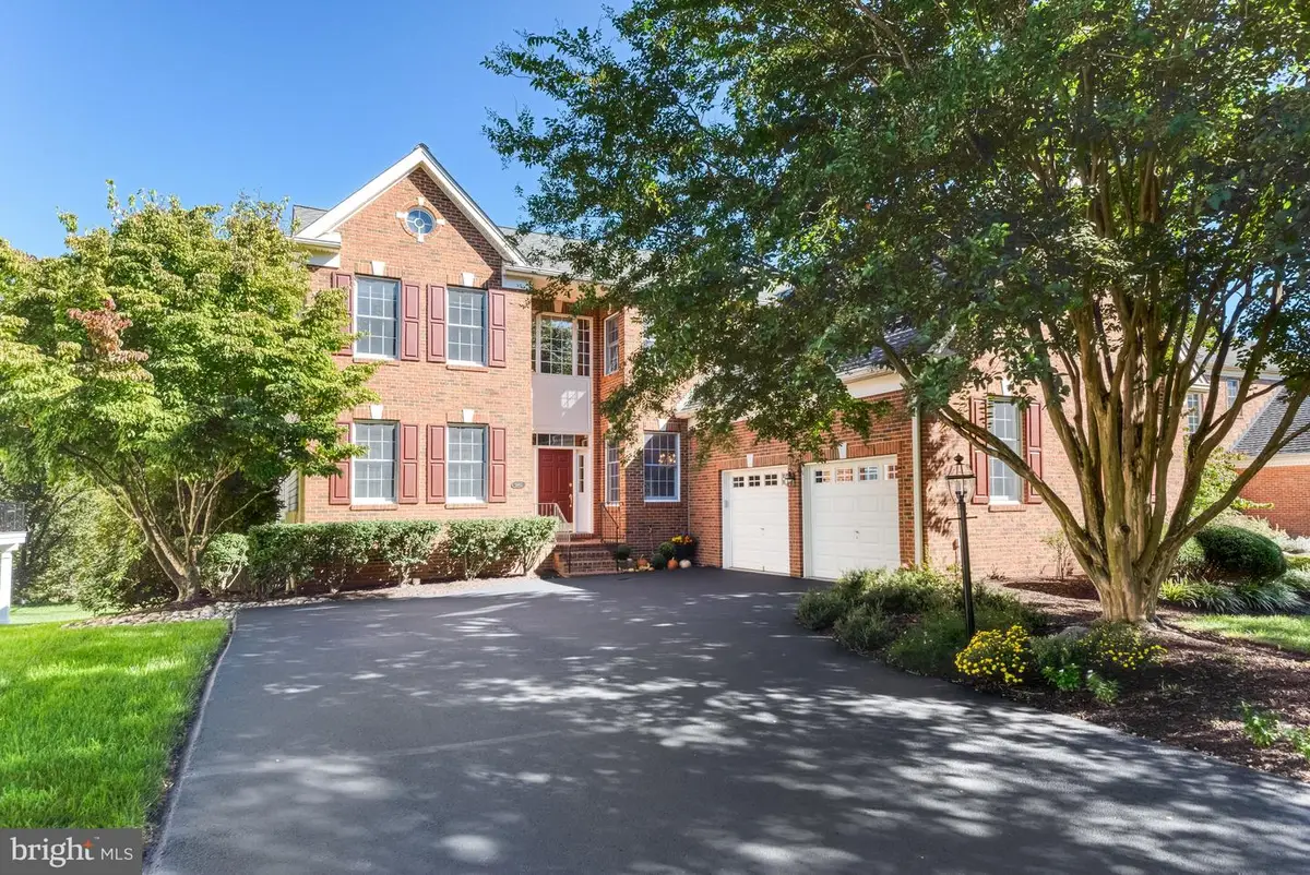 5663 Shoal Creek Dr, Haymarket, VA 20169 - #1