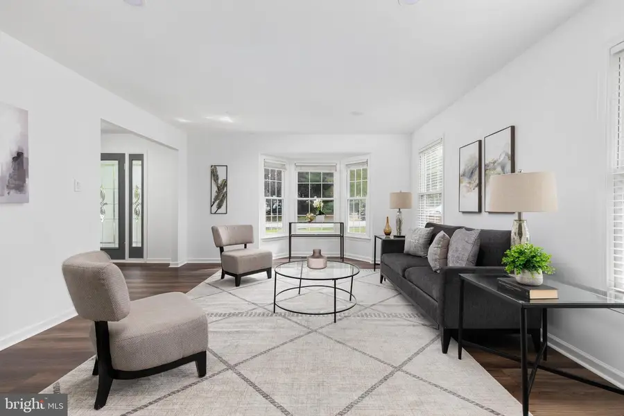 15062 Greenmount Dr, Woodbridge, VA 22193 - #3