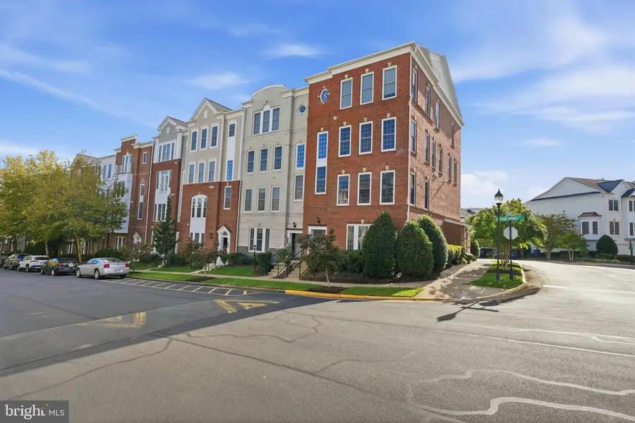 14718 Potomac Branch Dr, Woodbridge, VA 22191 - #2