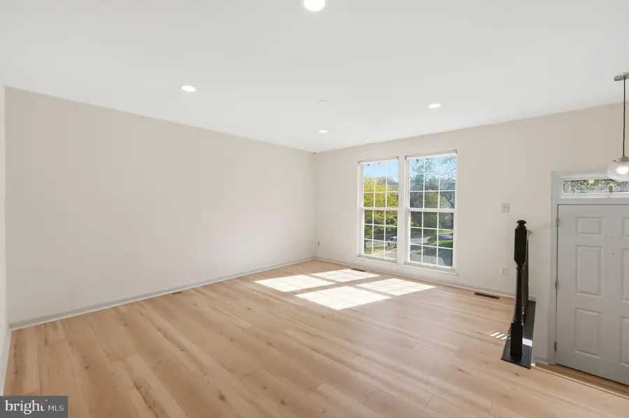 7653 Staunton Cir, Manassas, VA 20109 - #2