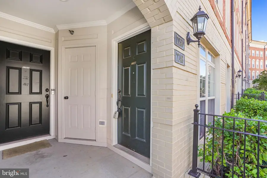7748 Cedar Branch Dr, Gainesville, VA 20155 - #3
