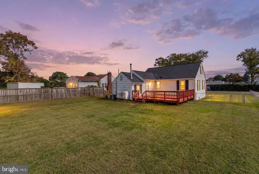 14720 Featherstone Rd, Woodbridge, VA 22191 - #2