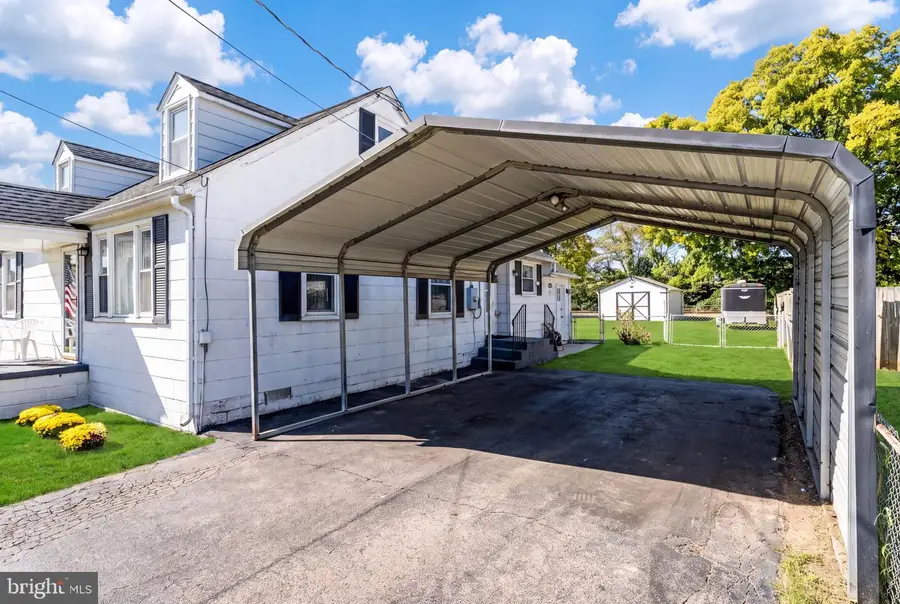 14720 Featherstone Rd, Woodbridge, VA 22191 - #3