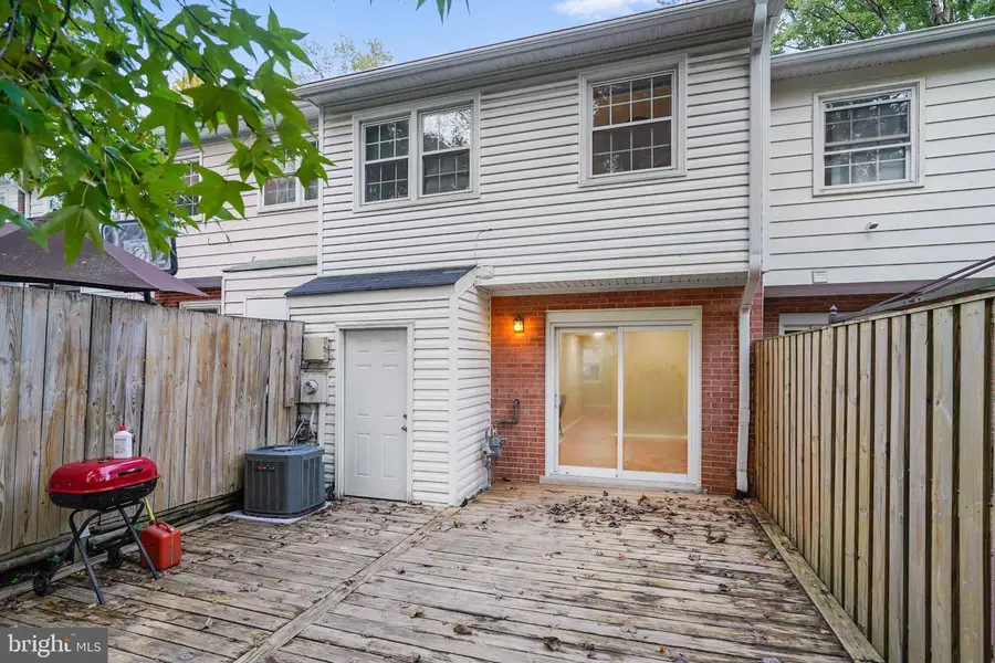 14434 Falmouth Dr, Woodbridge, VA 22193 - #2