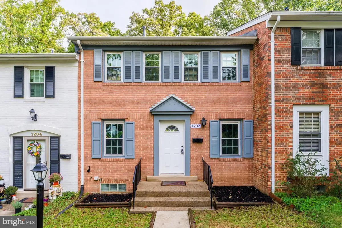 1202 Fox Run Pl, Woodbridge, VA 22191 - #1