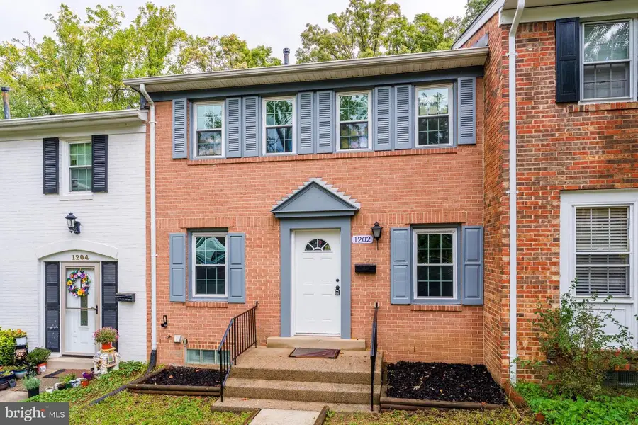 1202 Fox Run Pl, Woodbridge, VA 22191 - #2